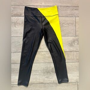 Zyia high rise black and yellow metallic legging 24” size 12 new without tags